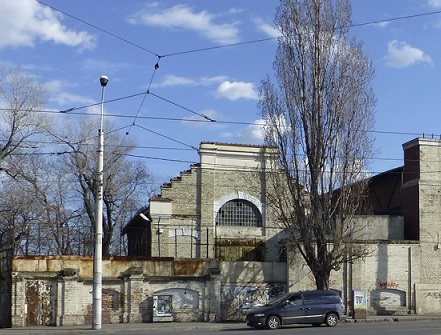 Reuse through temporary functions at Halele Carol in Bucharest